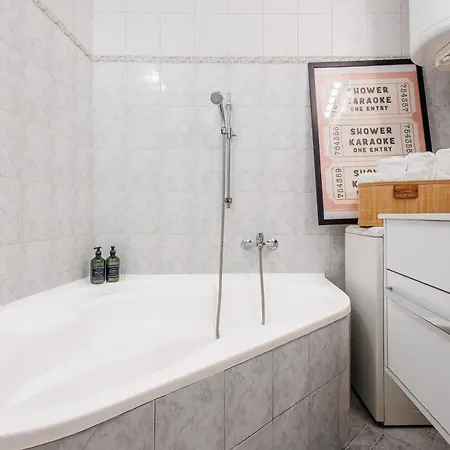 Sunny With Terrace & River View Old Town * Belgrado