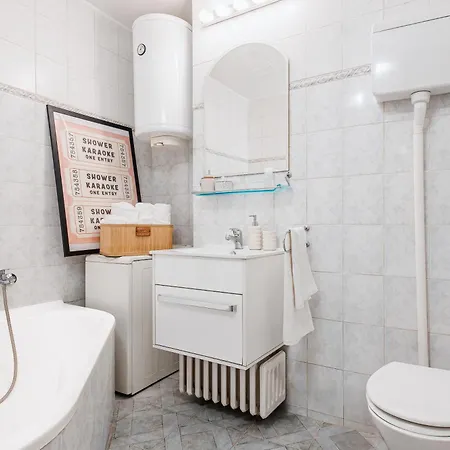 Sunny With Terrace & River View Old Town *