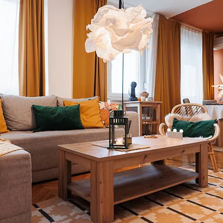 Sunny With Terrace & River View Old Town Apartamento